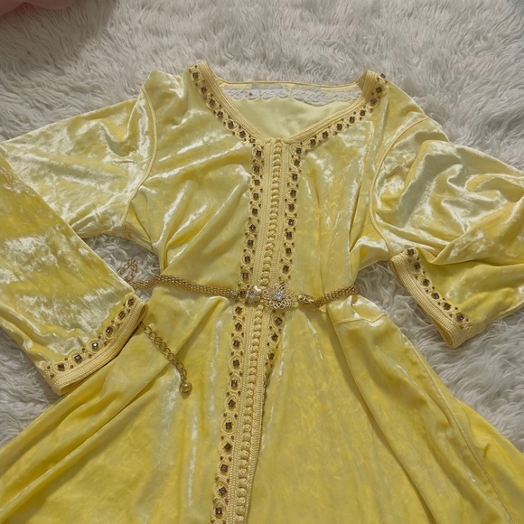 Elegant Moroccan Yellow short Keftan Tunic with Gold Accents - Picture 7 of 7